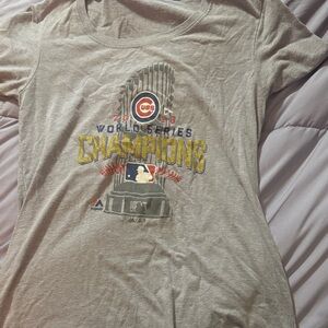 Majestic Chicago Cubs 2016 World Series Champions Tee - Light Gray